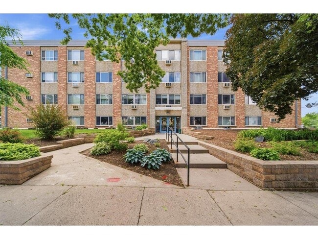 Building Photo - 4400 Upton Ave S Unit 202