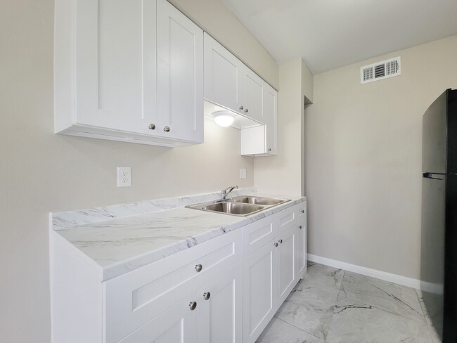 Courtyard Park Apartments