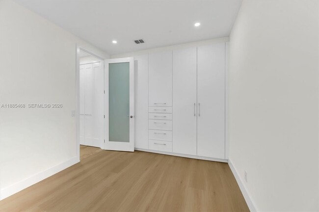 Photo - 6538 Via Regina