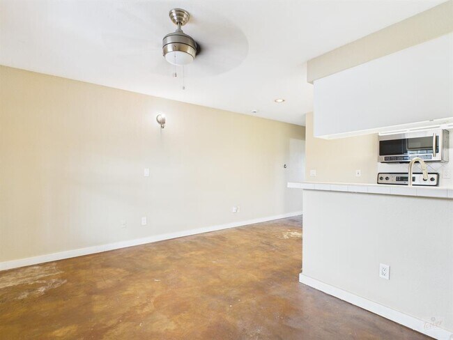 Photo - 2302 East Side Dr Unit 20