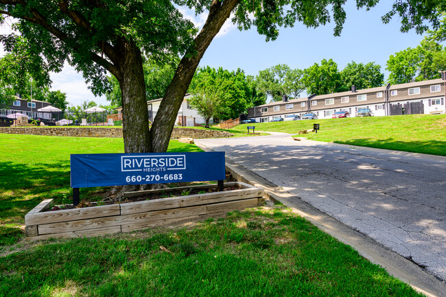 Riverside Heights - Riverside Heights Apartments