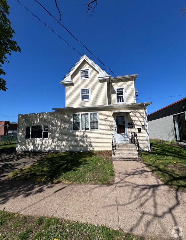 Building Photo - 982 Dixwell Ave Unit 2 Rental