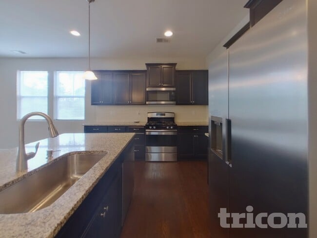 Photo - 1418 Kings Grove Dr