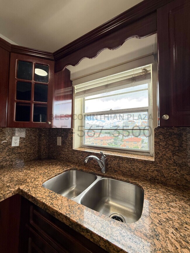 Cocina - Gables Corinthian Plaza