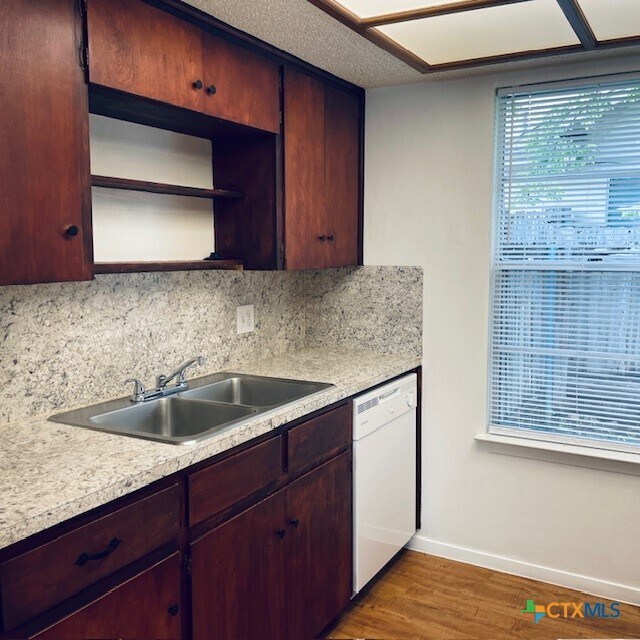 Photo - 422 Chisholm Valley Dr