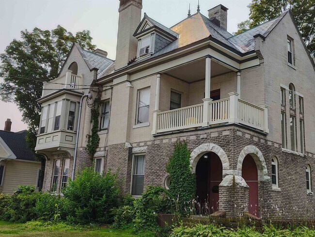 Photo - 113 School St