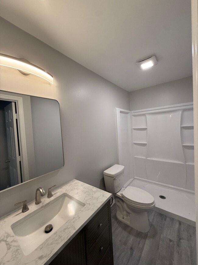 Photo - 190 Ventris Ave W