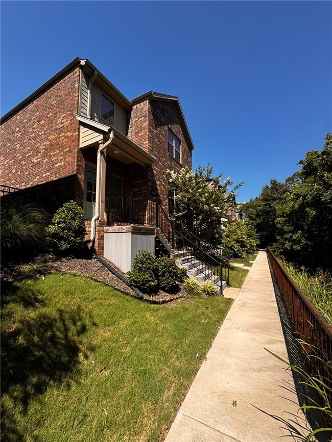 Photo - 2369 E Amherst Aly