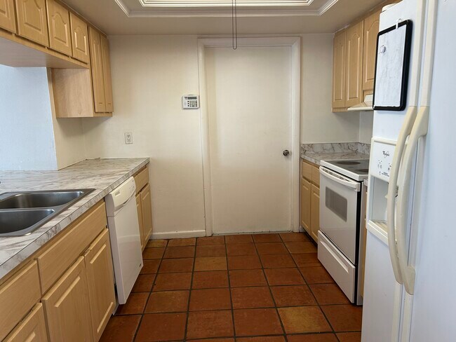 Photo - 2149 Dover Ave