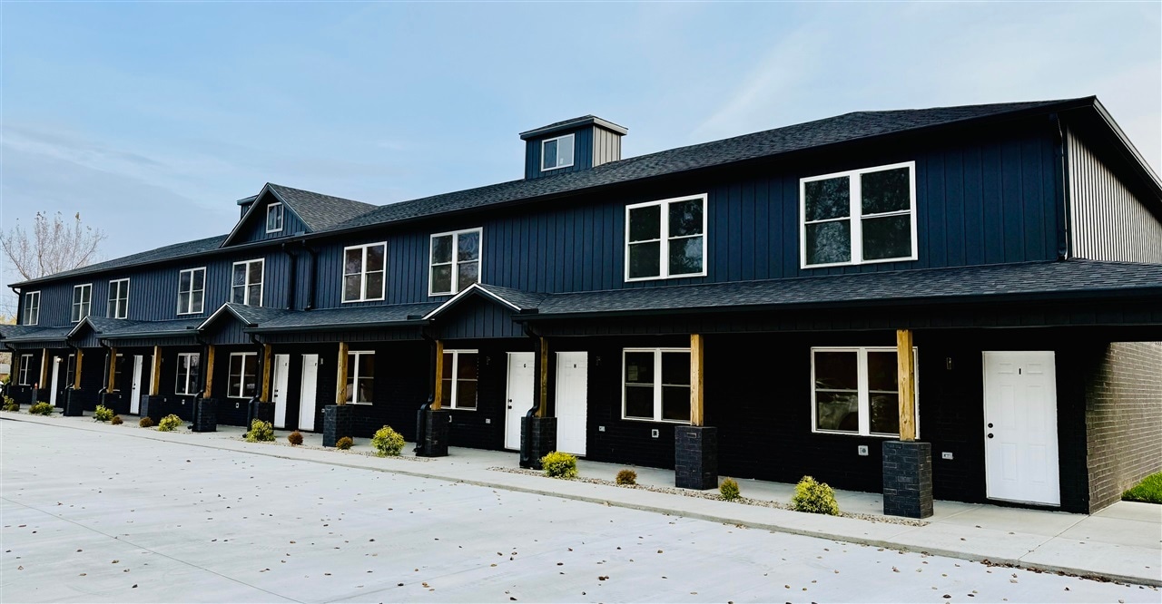 Photo - 913 W 9th St