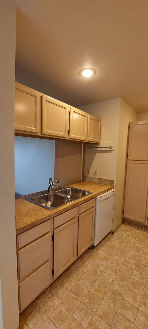Photo - 2114-2116 Woburn St Unit 2116