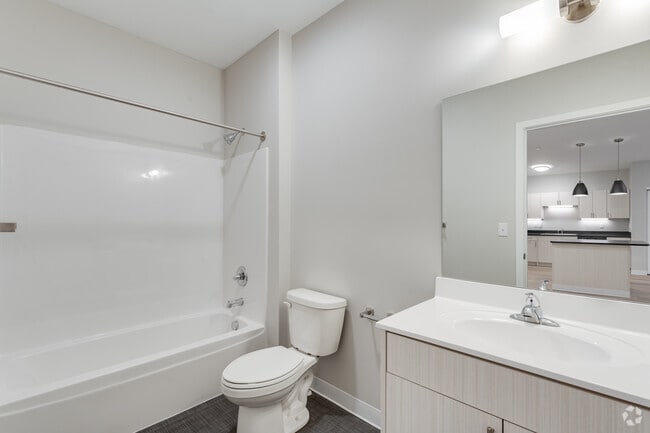 1 BR, 1 BA, 684 SF