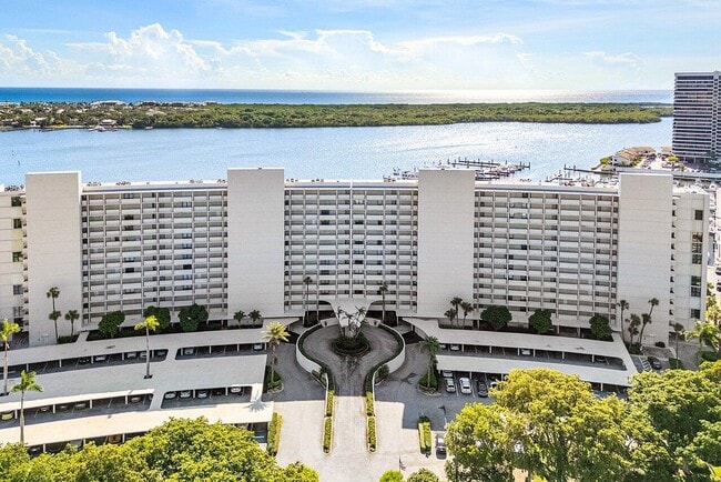 Building Photo - 124 Lakeshore Dr Unit Ph30 Rental