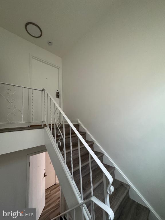 Building Photo - 9762 Hilspach St