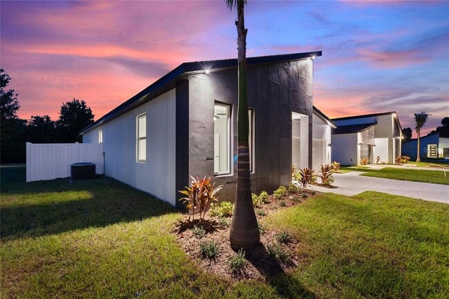 326 Royal Palm Wy