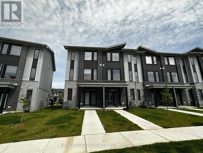 Photo - 177 Edgevalley Rd