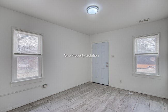 Photo - 2453 Prospect St