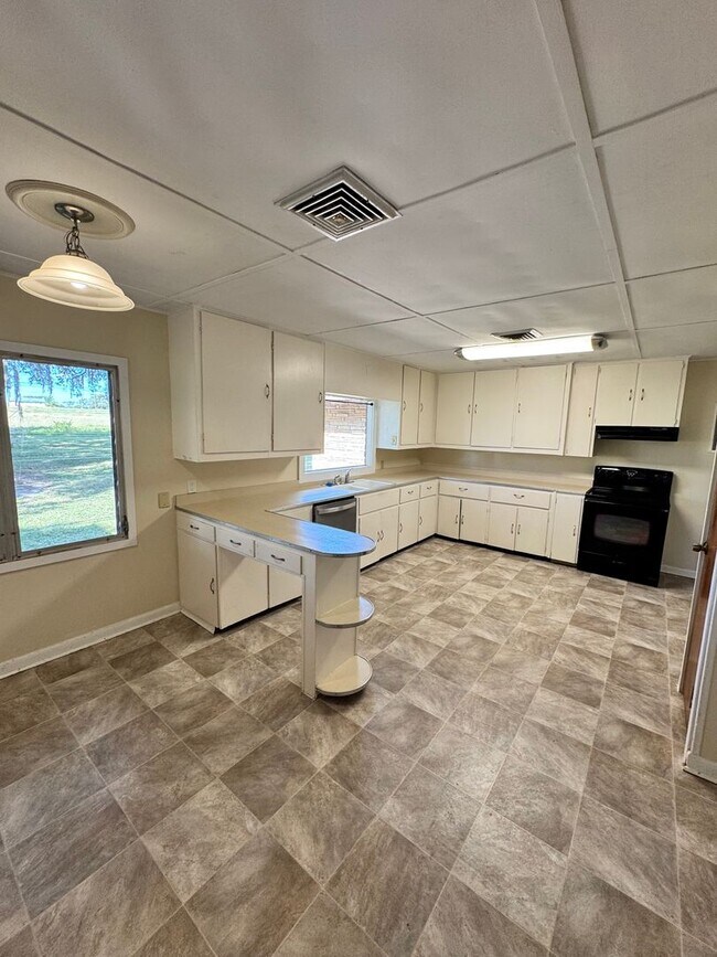 Photo - 11850 Schambeau Rd