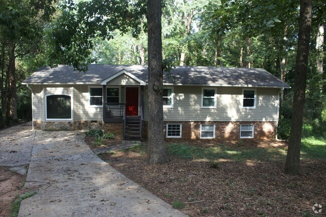 Building Photo - 361 College Cir Rental