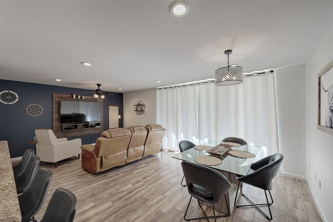 Photo - 12500 Melville Dr