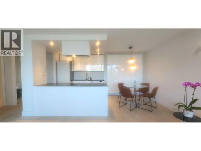 1725 Pendrell St Unit 1806