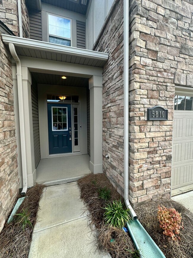 3BR/2BA Townhouse in Berewick Townhome Rental in Charlotte NC