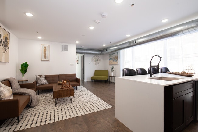 Building Photo - 2059 Germantown Ave Unit 9