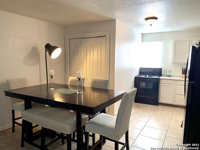 Photo - 1511 W Ashby Pl Unit 03