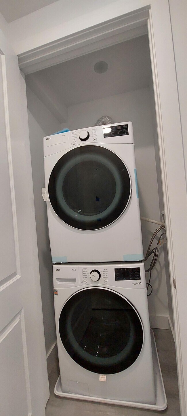 Photo - 273 Oak St Unidad 201