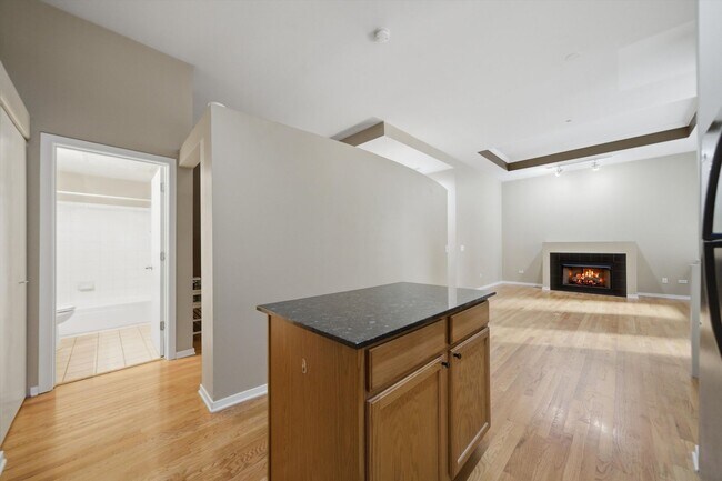 Photo - 208 W Washington St