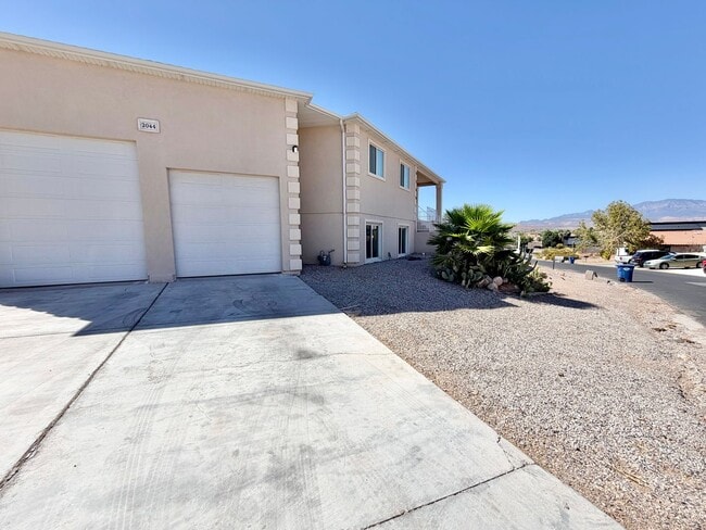 Photo - 2044 Sherman Rd