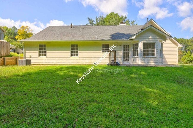 Photo - 9166 Tara Dr SW