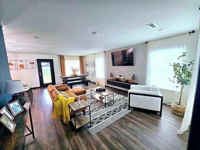 Photo - Charming Home!