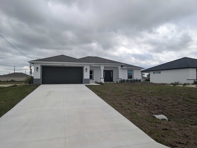 Building Photo - 2711 NE 1st Ave