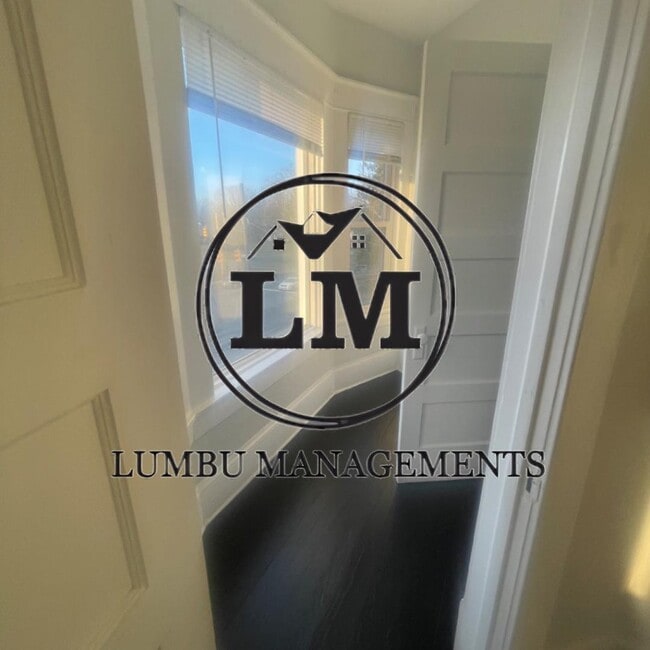 Photo - 119 N Fisher St