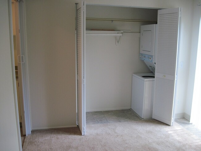 Welcome Home to Oak Creek Townhomes! - Oak Creek Townhomes