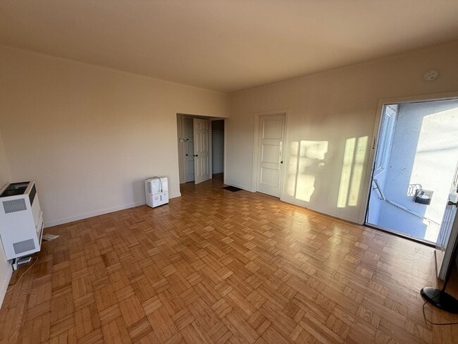 Photo - 700 Unit 704