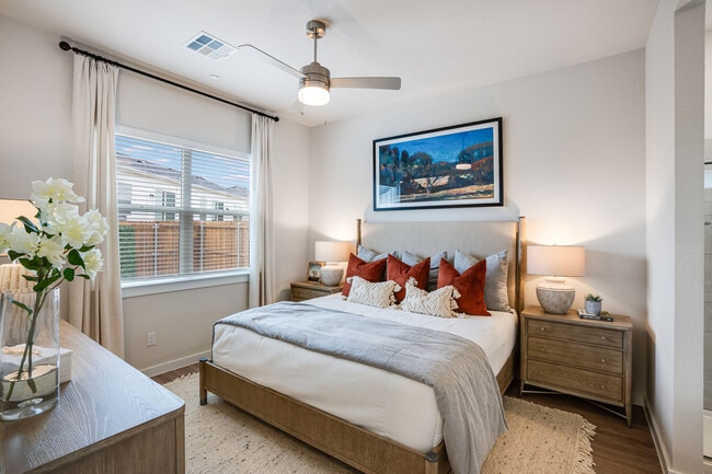Yardly Elm apartments — community photo