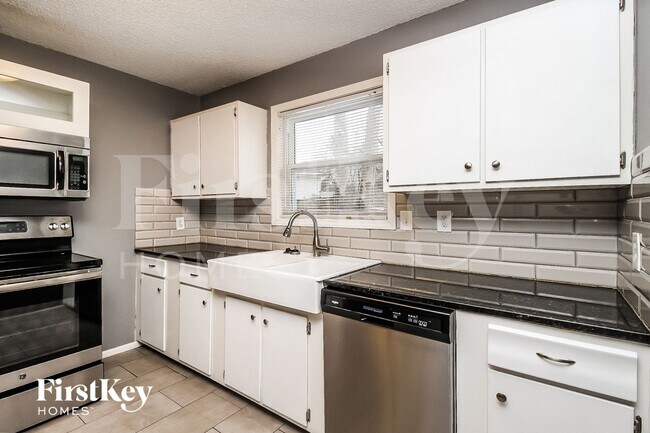 Photo - 4900 N Sycamore Dr