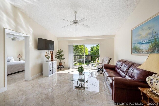 Building Photo - 1100 Crestwood Ct S Unit 1110