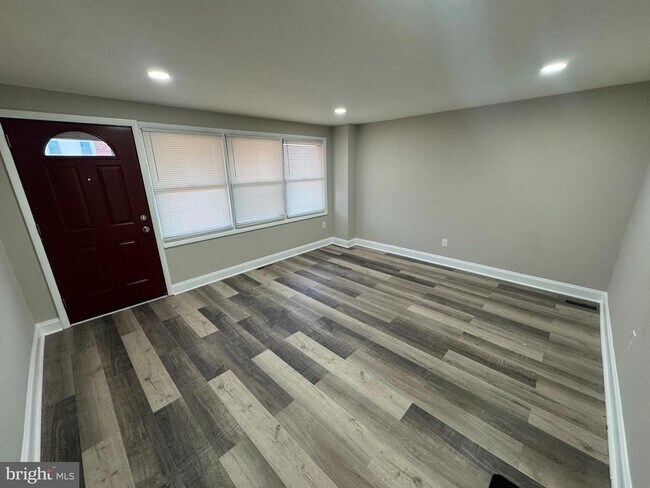 Photo - 8050 Lansdale Rd