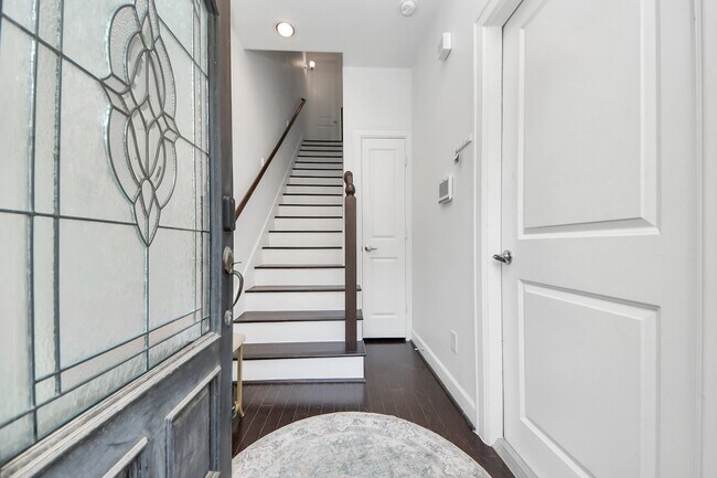 Photo - 2110 Shearn St