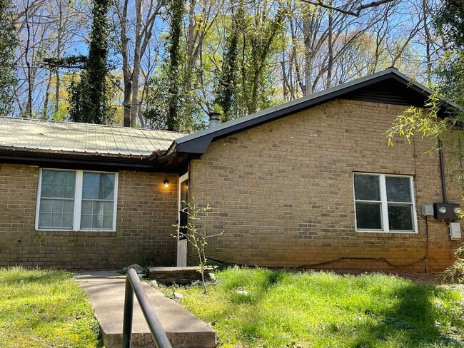 Photo - 2 bedroom/1 bath Westside Duplex!