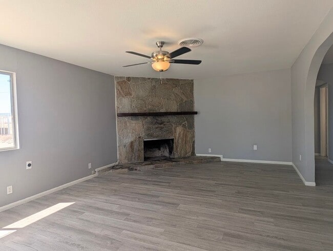2373 Oahu Ln