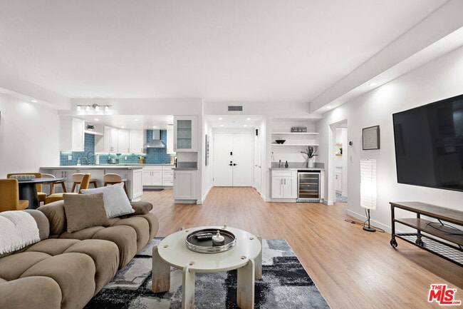 Photo - 321 S San Vicente Blvd Condo Unit 507