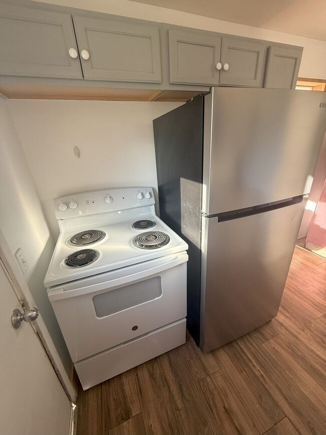 Photo - 2-bedroom, 1-bathroom newly renovated Unit McCarty Ave (1217)