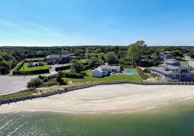 Photo - 2 Peconic Cres