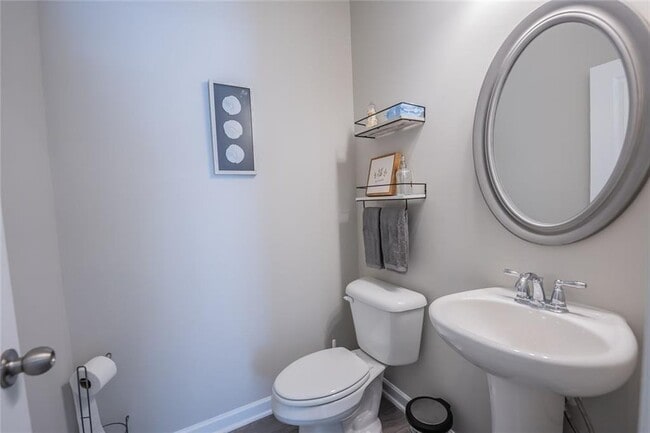 Photo - 454 Burgundy Terrace SE