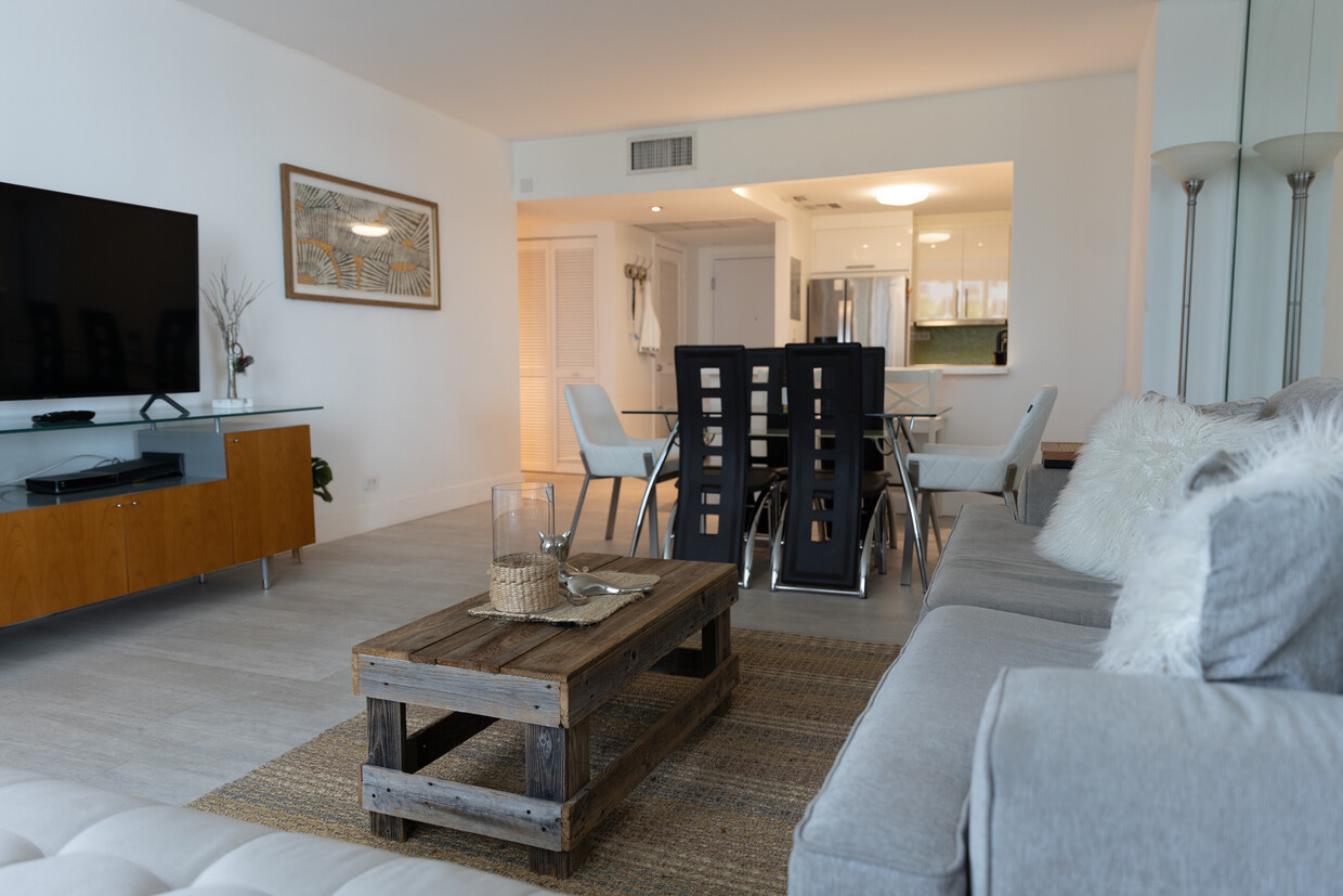Photo - 2301 Collins Ave (Miami Beach, FL)