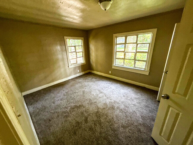 Photo - 757 Woodbury Rd